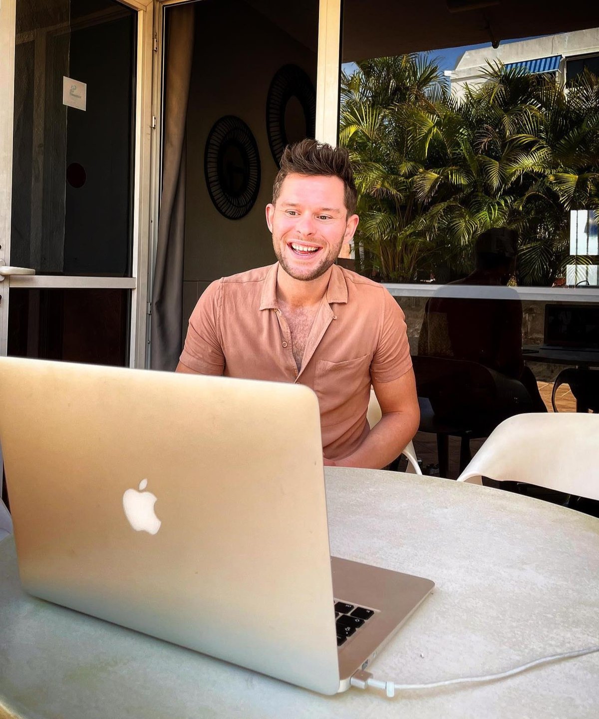 Work in an inspiring holiday environment